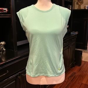 Lululemon hiking top size 8